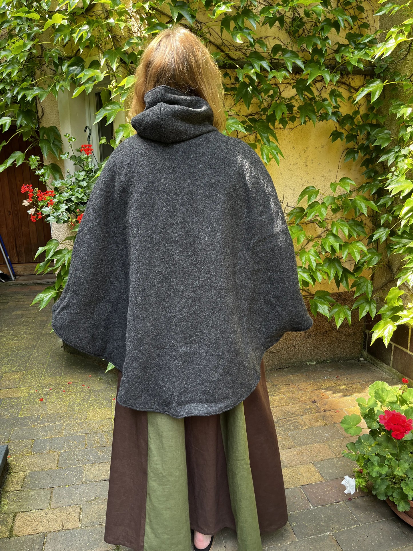 Damenumhang Walkloden Ludmilla schwarz